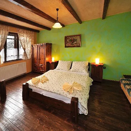 Village Apartment *